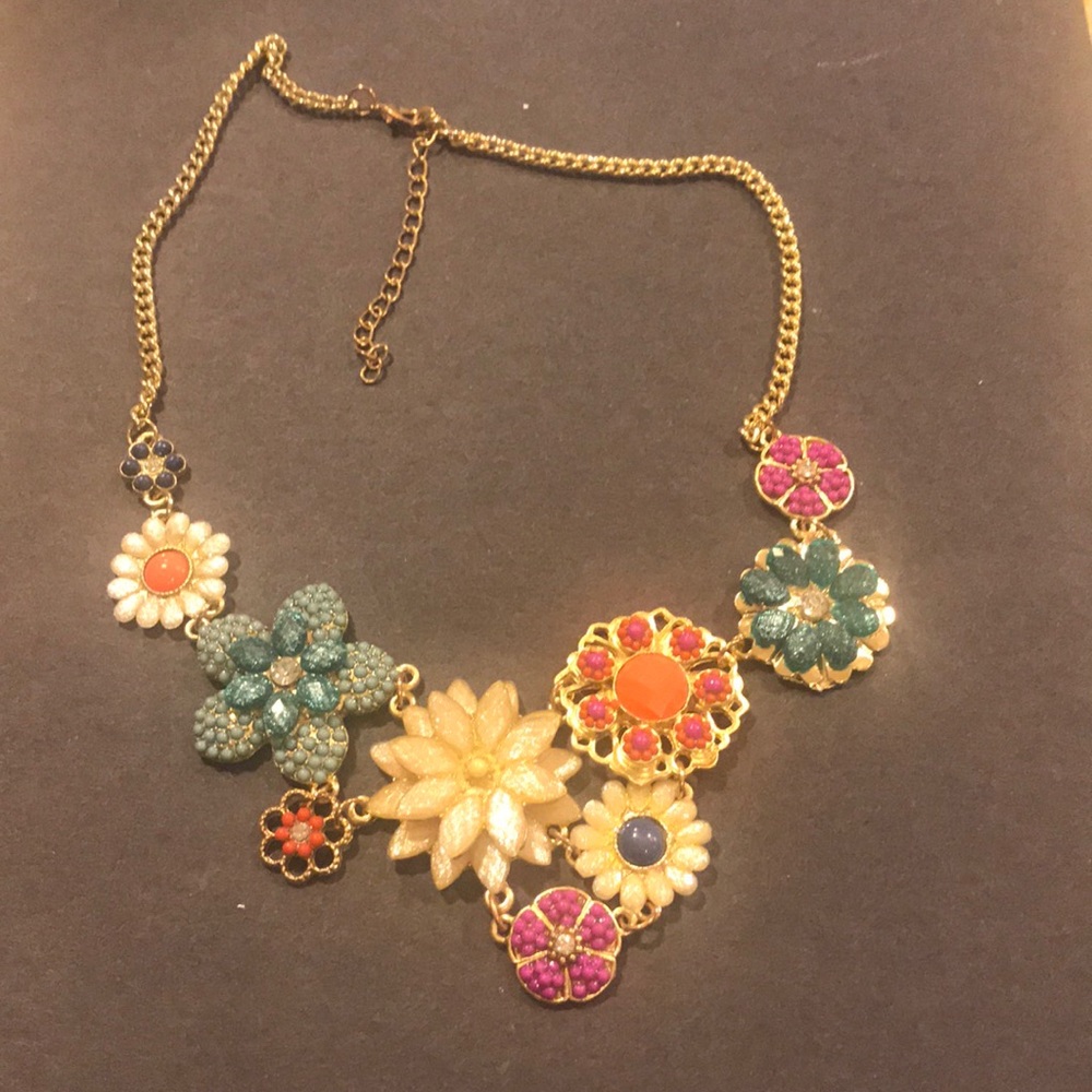 3/$30 Gorgeous necklace